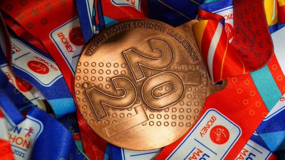 /images/2021/09/london-marathon-medal-2021-952327.jpg