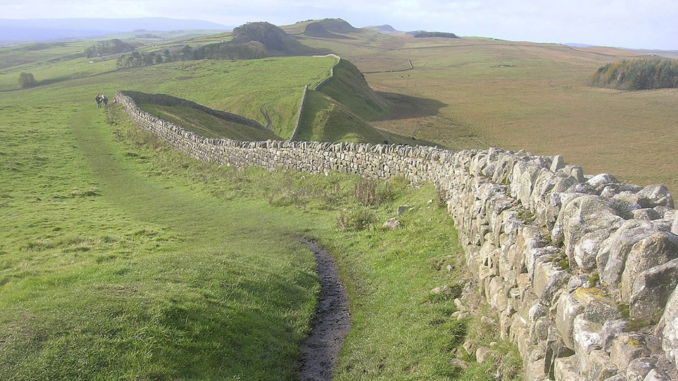 /images/2021/10/hadrians-wall.jpg