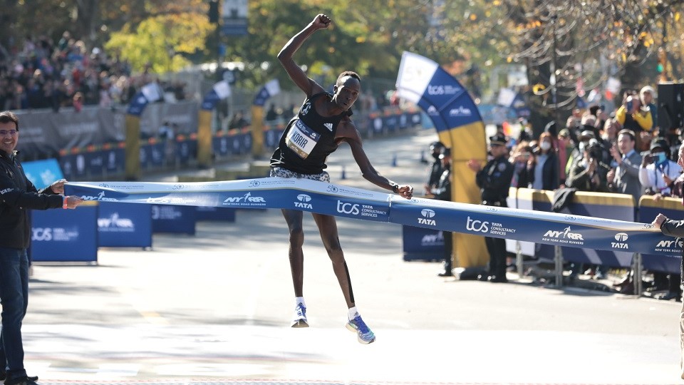 Albert Korir wins 2021 New York Marathon