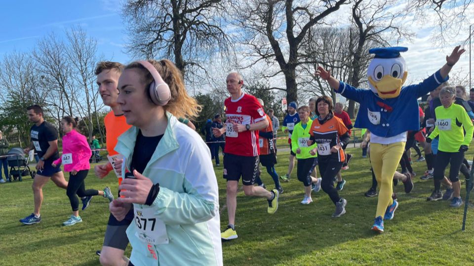 Donald Duck joins runners at the Whitchurch 10K