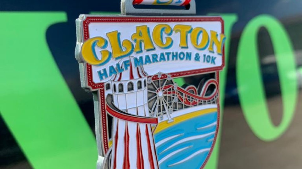 /images/2023/08/clacton-half-marathon-medal-2023.jpg