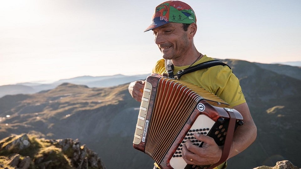 /images/2023/09/carmine-de-grandis-the-mountain-accordian-man.jpg