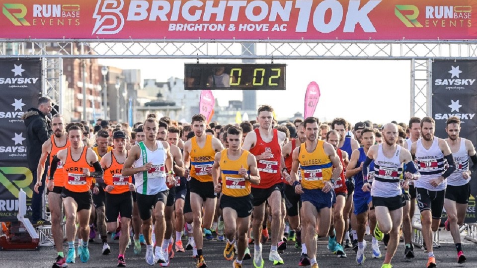 Brighton 10K start action