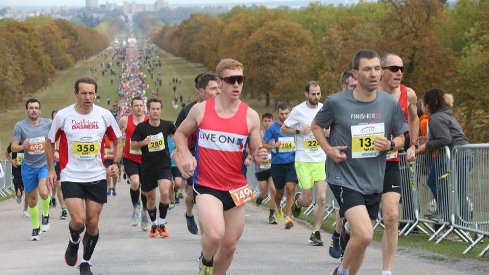 Start of the Windsor Half Marathon