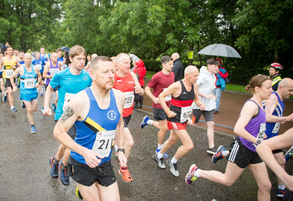 runners at the Vale of Leven 10K