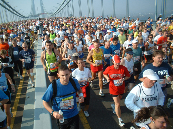 runnerc crossing the Verrazano Bridge at New York Marathon