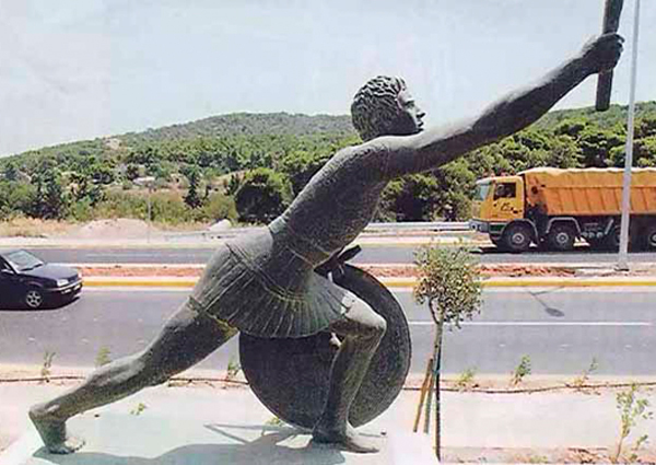 /images/runtalk/2019/1/pheid-statue-600.jpg